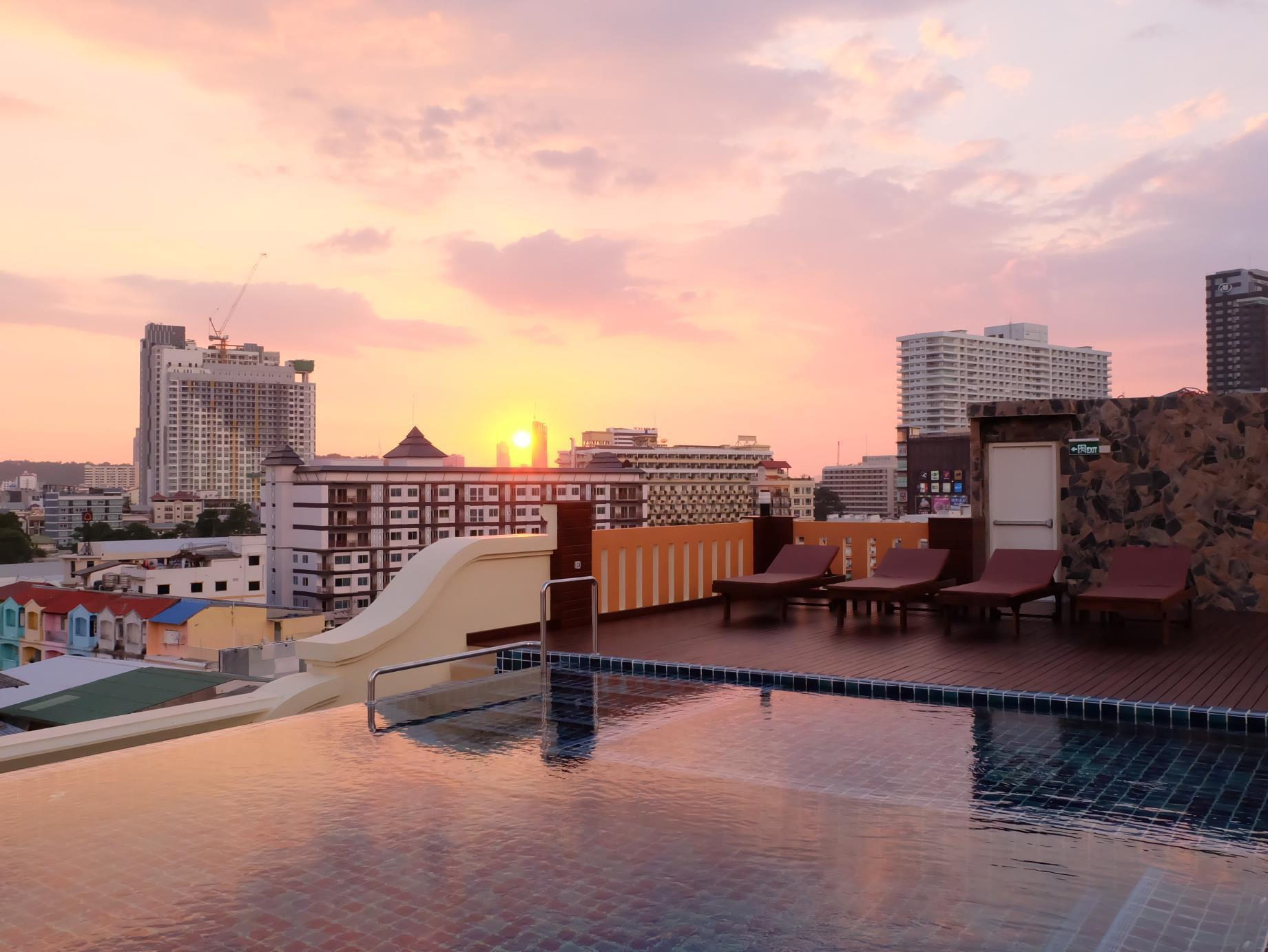 D Hotel Паттайя Экстерьер фото
