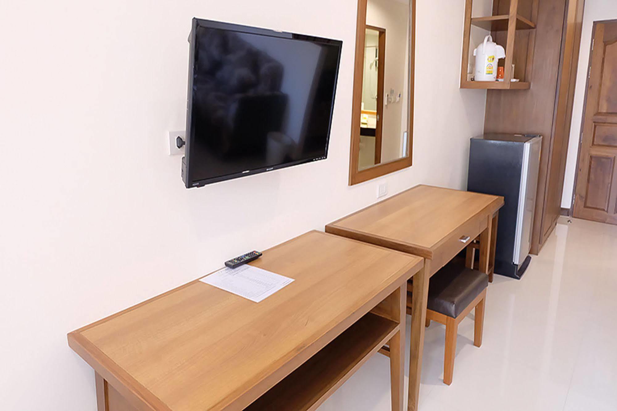 D Hotel Паттайя Экстерьер фото