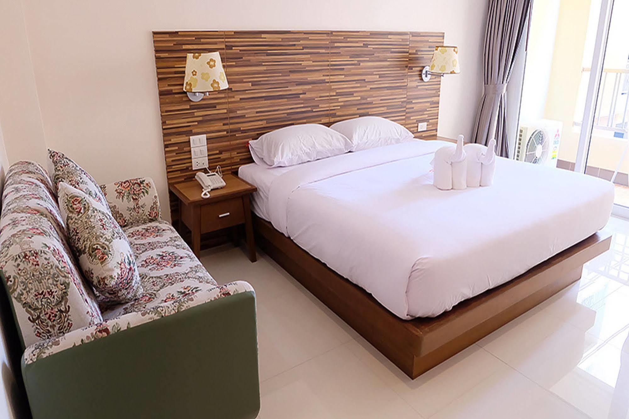 D Hotel Паттайя Экстерьер фото