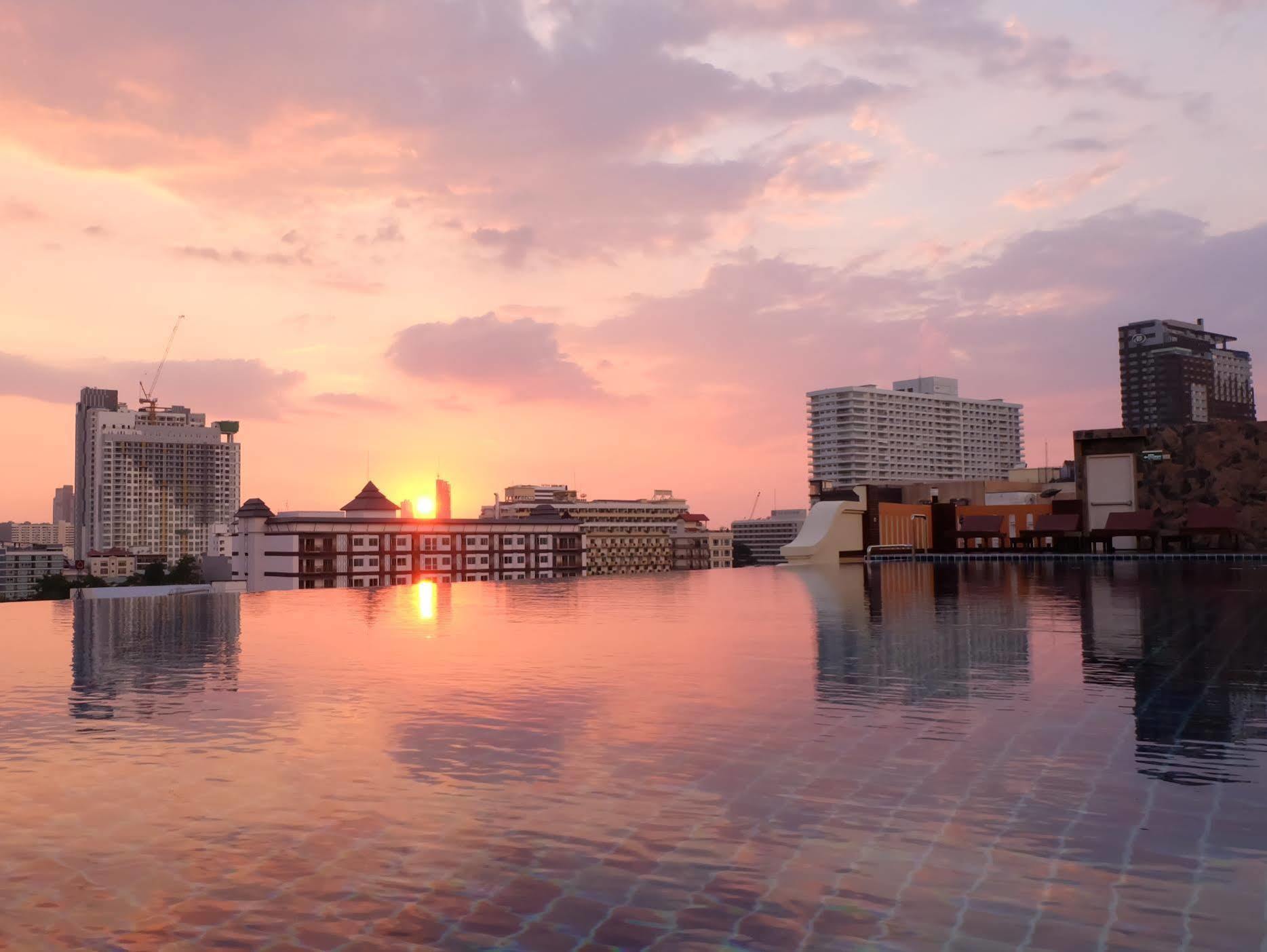 D Hotel Паттайя Экстерьер фото